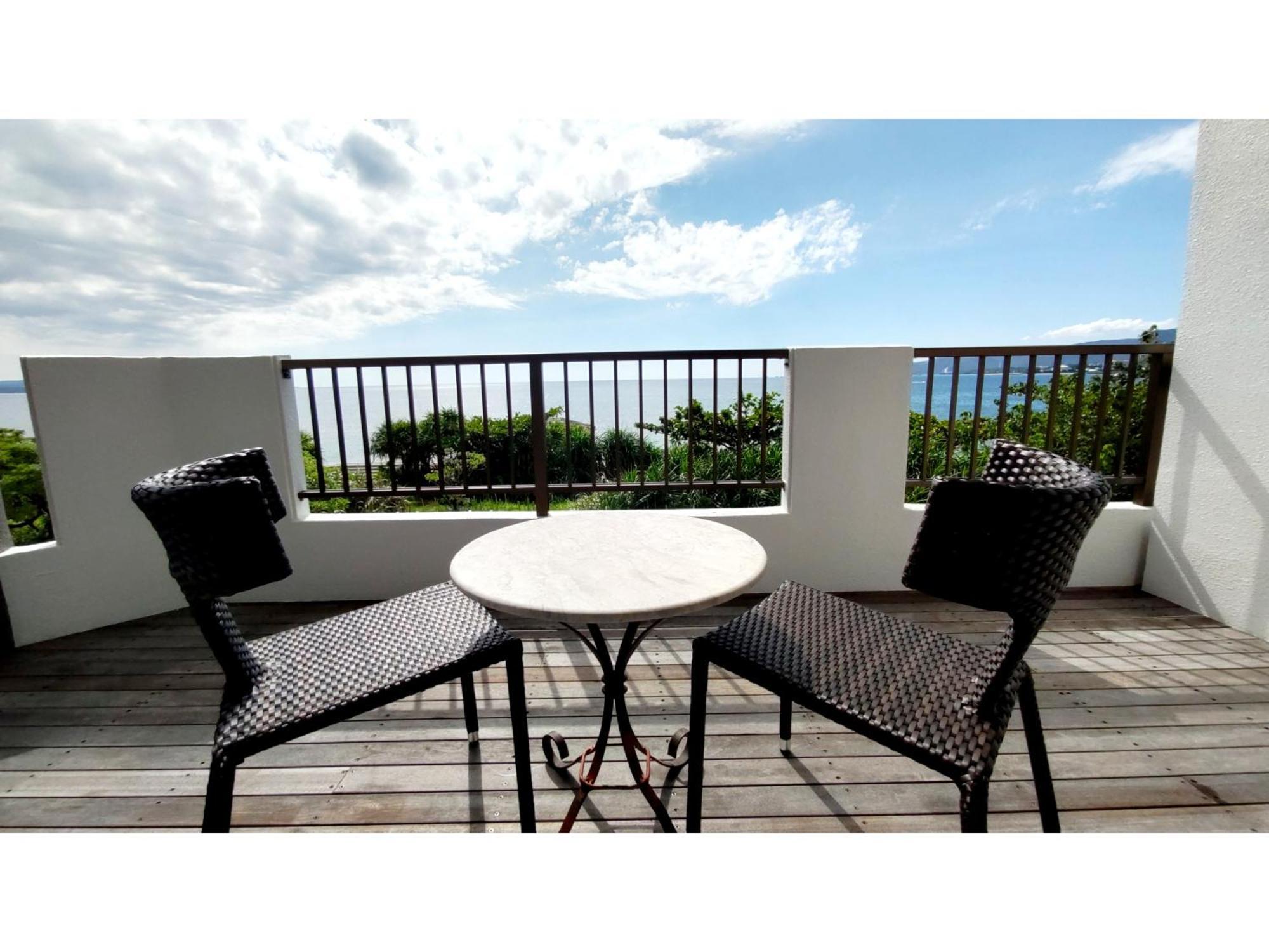 Apartment Kariyushi Sea Side House Nago