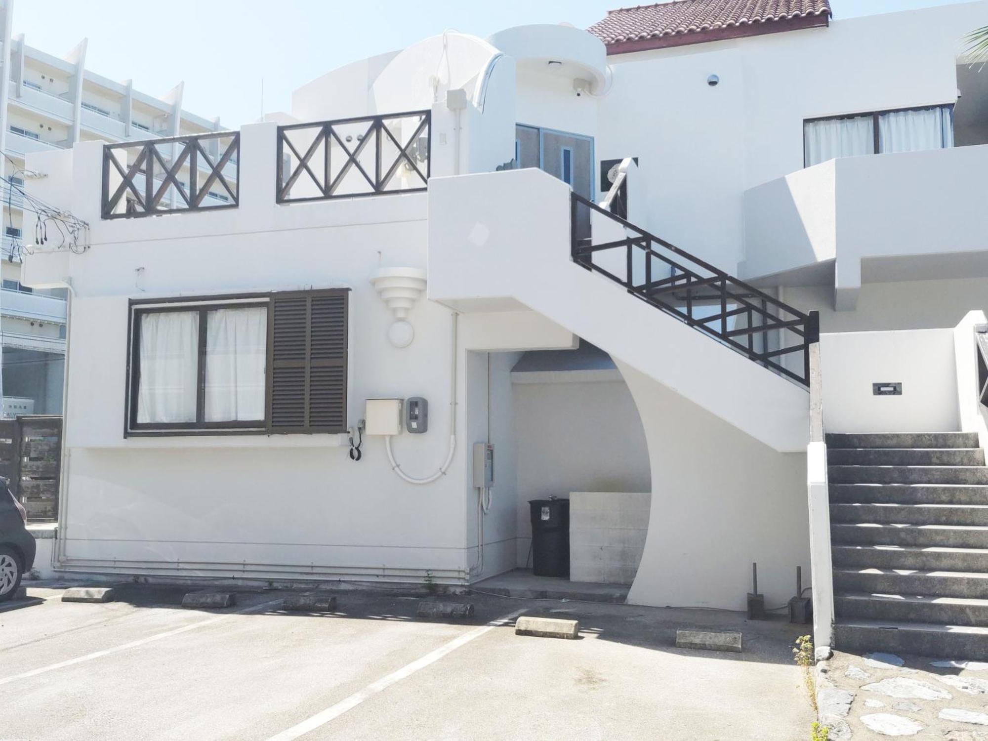 Kariyushi Sea Side House *