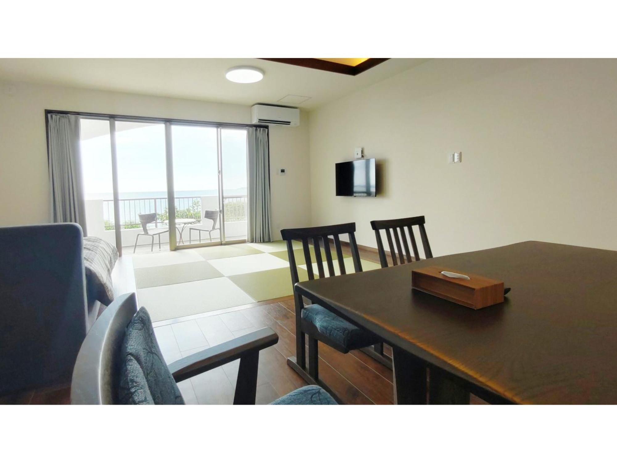 Apartment Kariyushi Sea Side House Nago