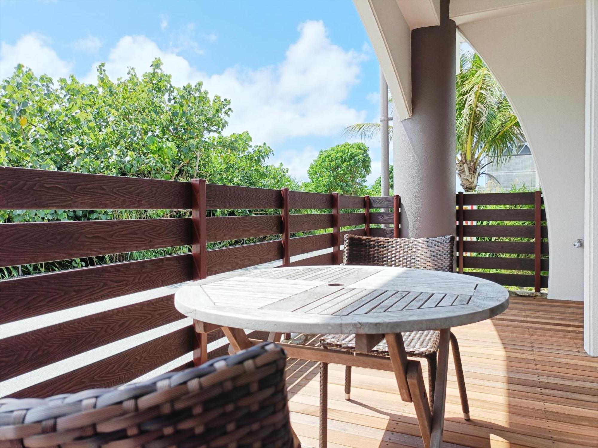 Apartment Kariyushi Sea Side House Nago