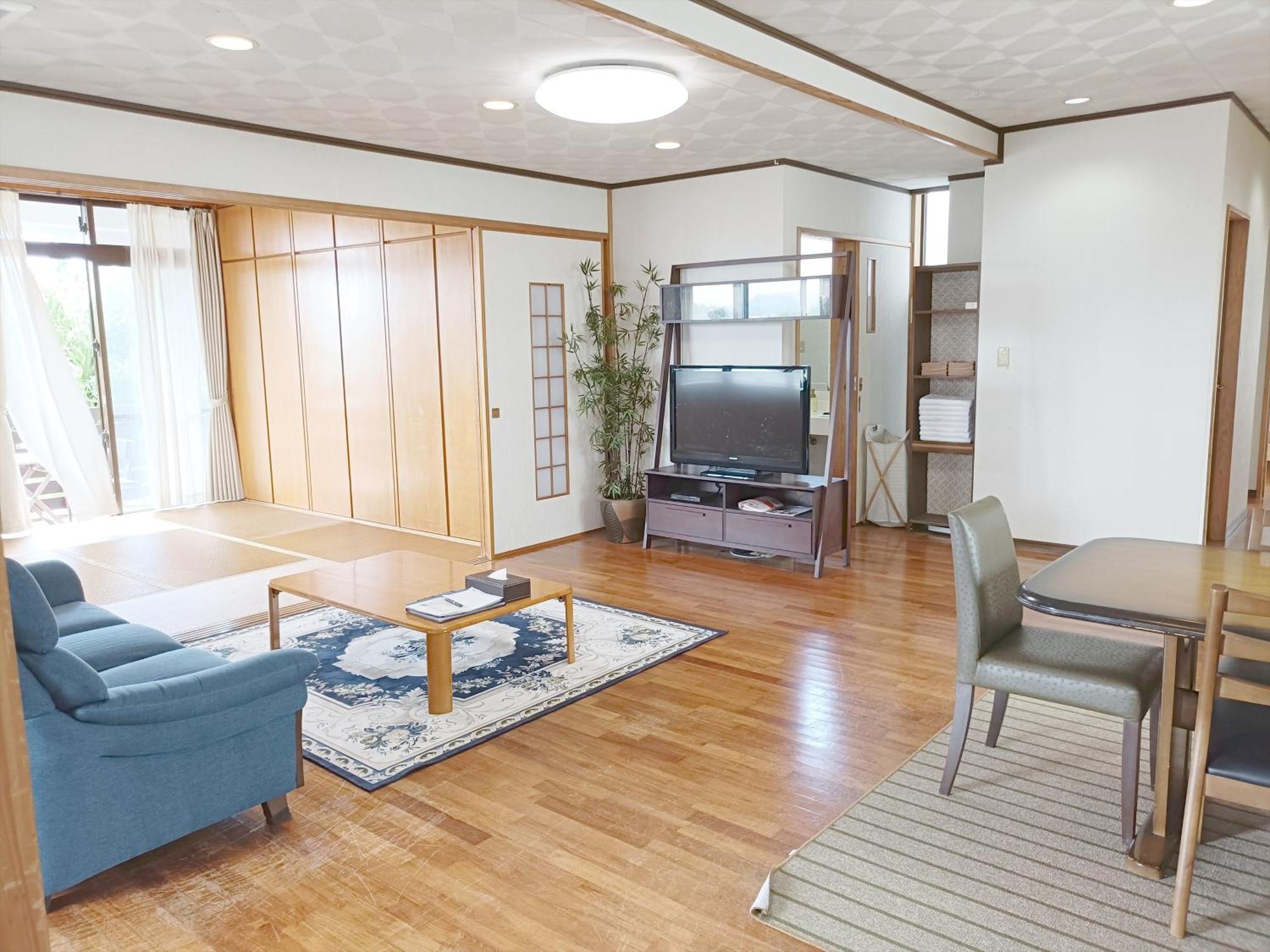 Apartment Kariyushi Sea Side House *