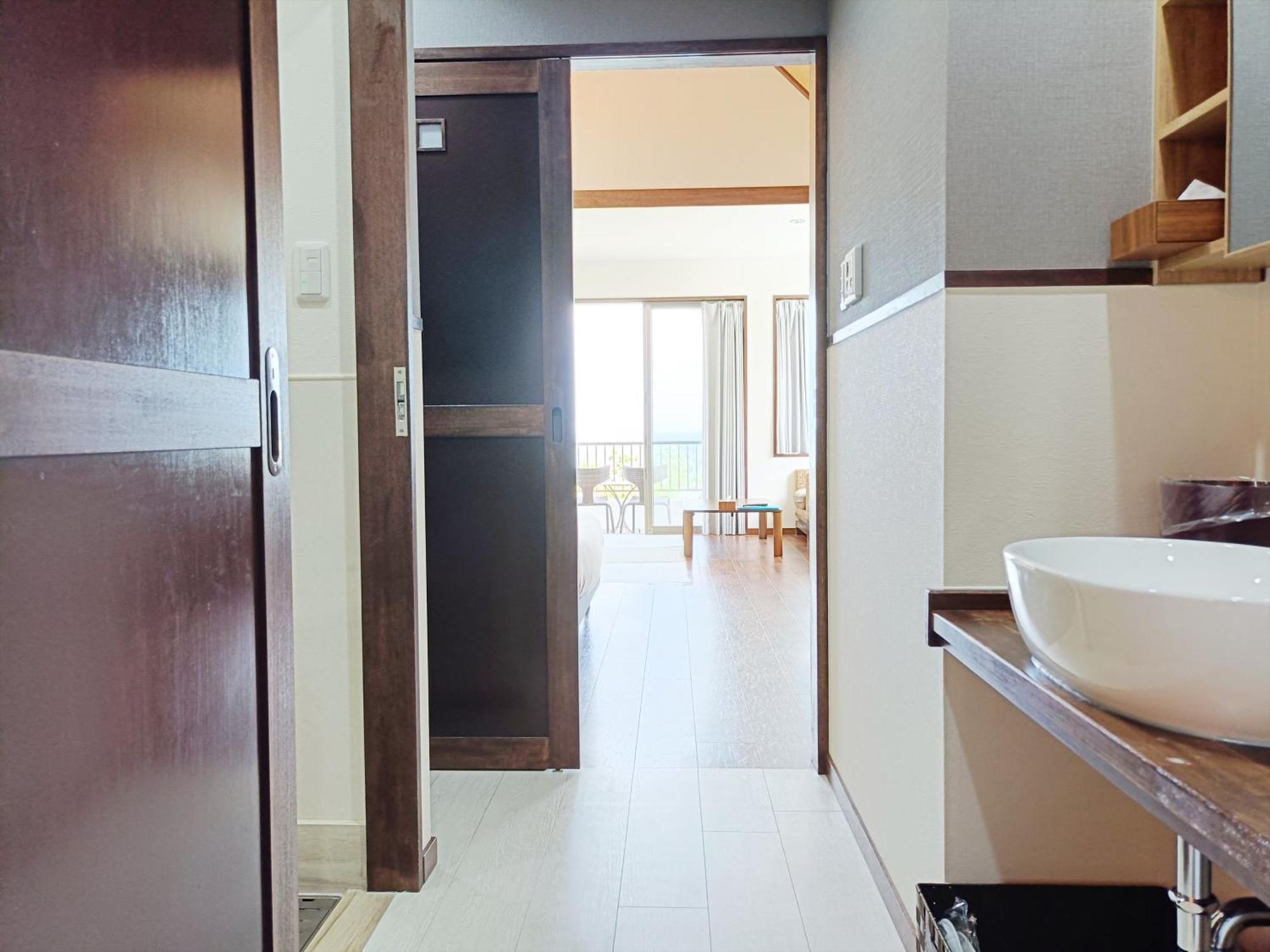 Kariyushi Sea Side House *