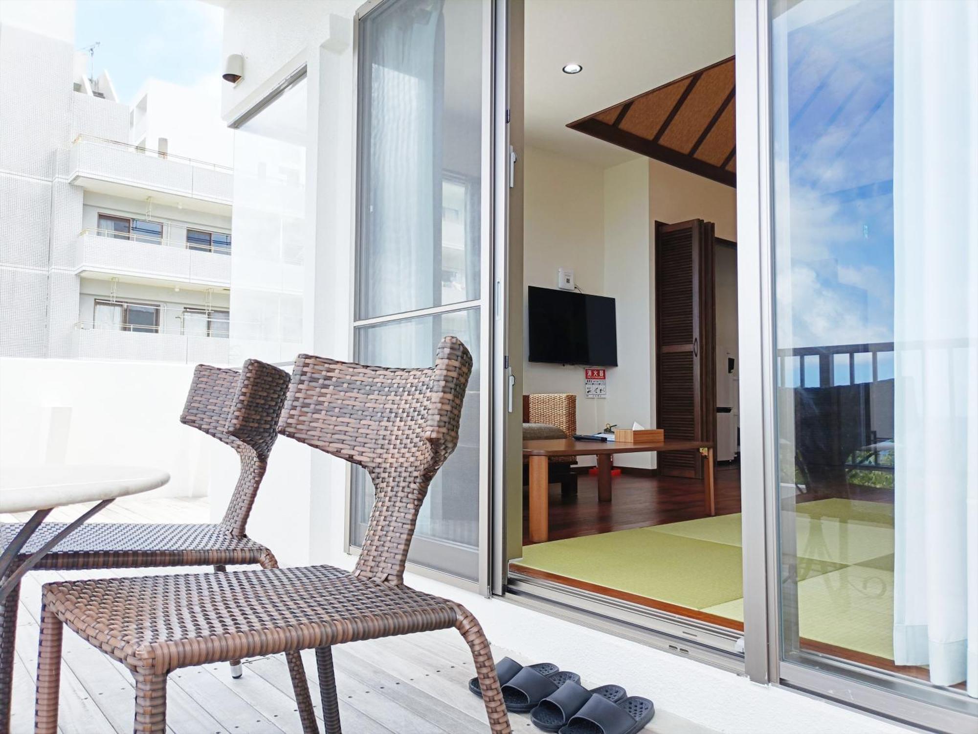 Kariyushi Sea Side House Nago