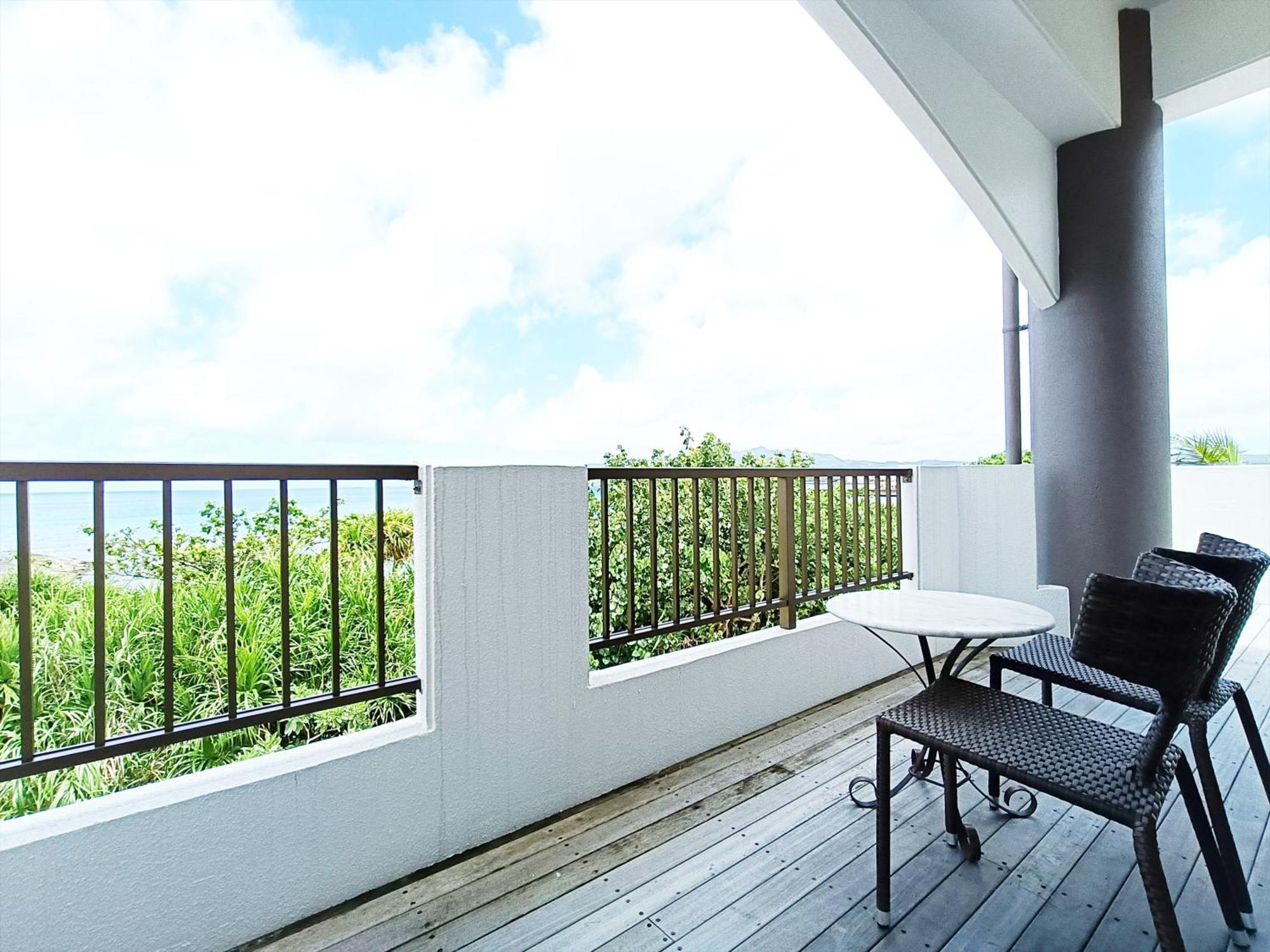 Kariyushi Sea Side House Apartment Nago