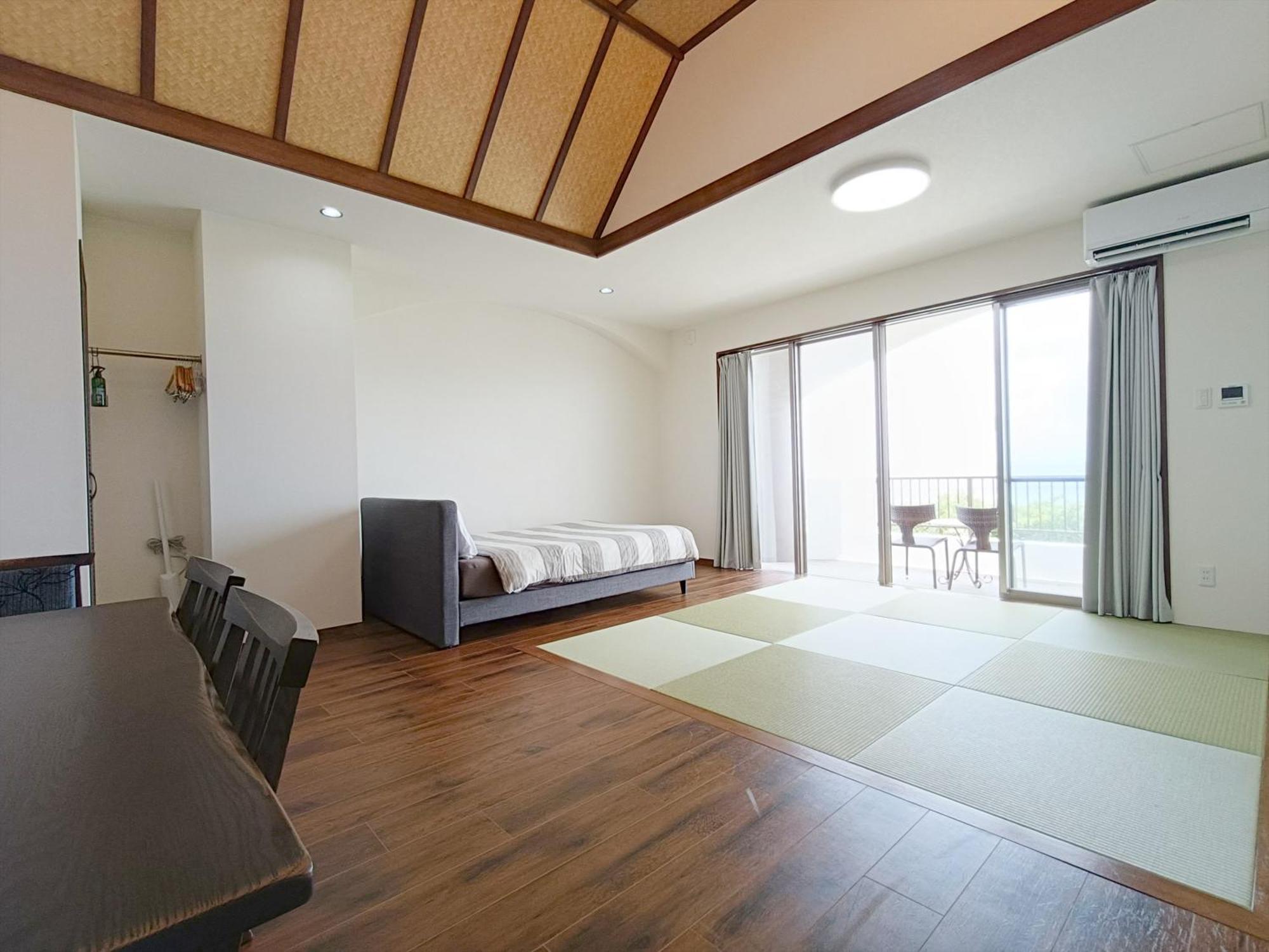 Kariyushi Sea Side House *