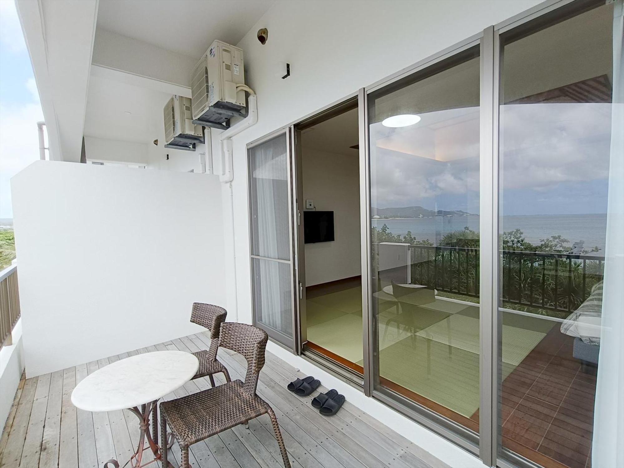 Kariyushi Sea Side House Nago